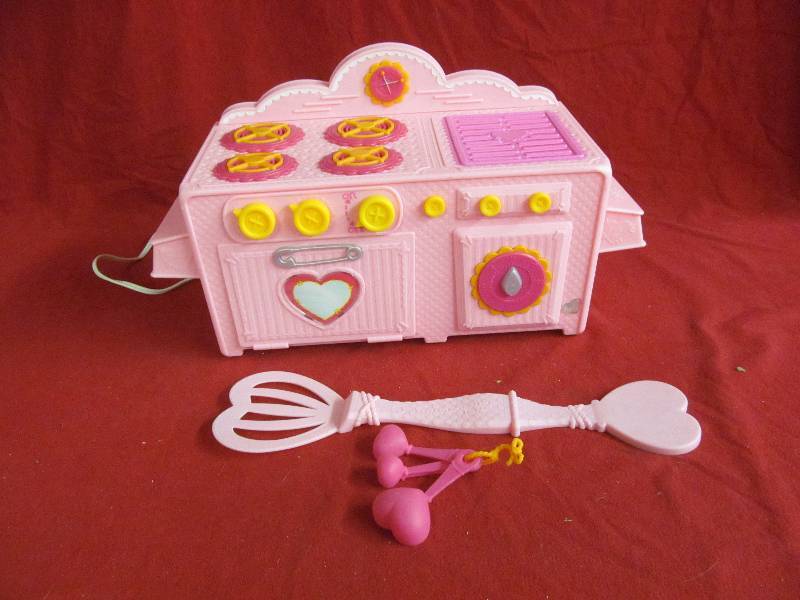lot 140 image: Lalaloonsy bake oven