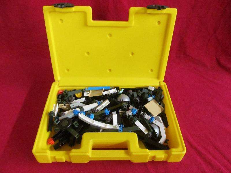lot 163 image: Fisher Price Construx toy