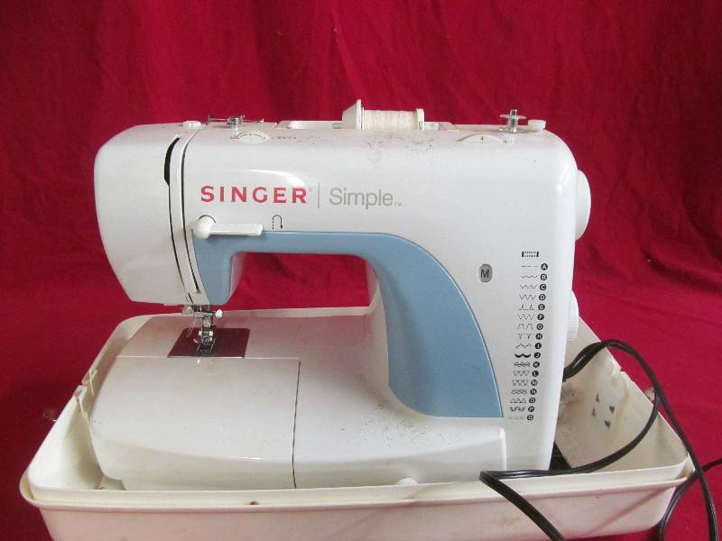 lot 174 image: Singer Simple sewing machine