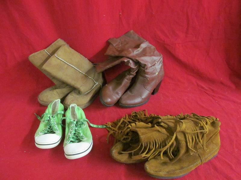 lot 195 image: womens footwear