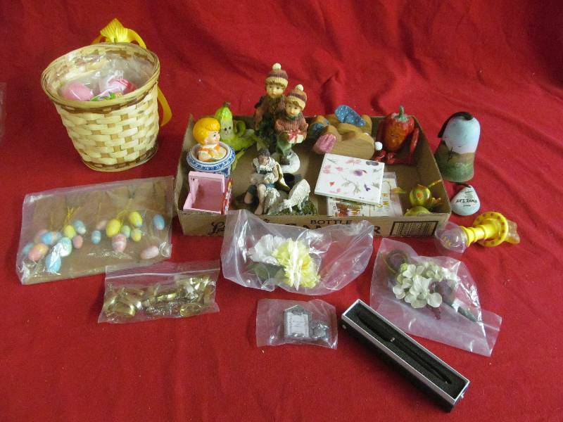 lot 204 image: home dcor items