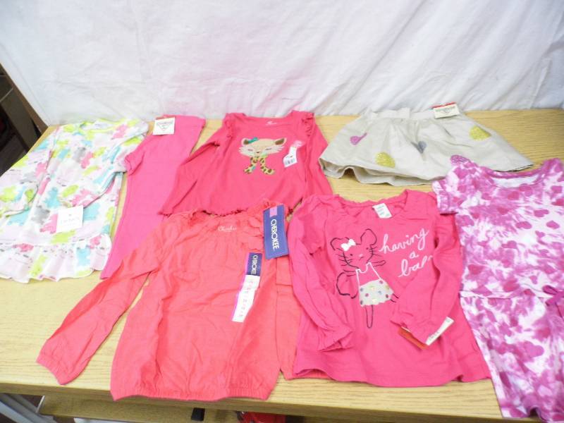 lot 43 image: New 3T Clothing