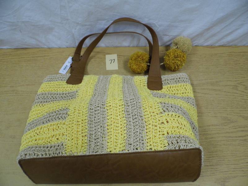 lot 77 image: Sonoma Purse