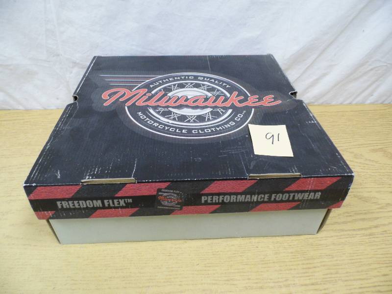 lot 91 image: Milwaukee Motorcycle Clothing Boots