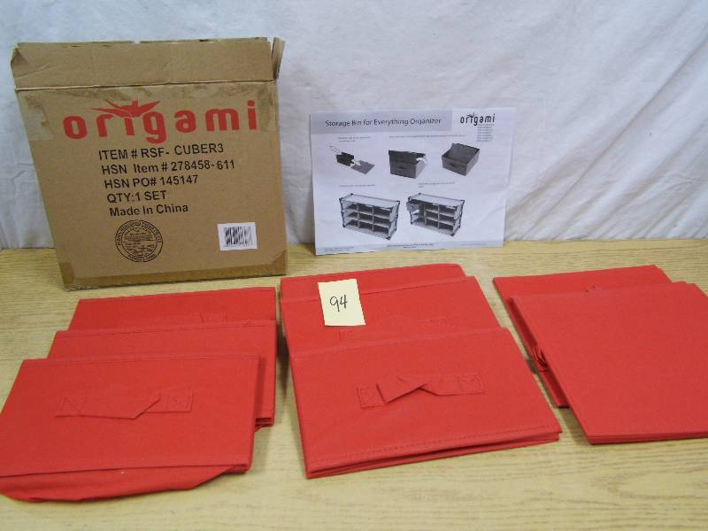 lot 94 image: Lot of 6 Cubes