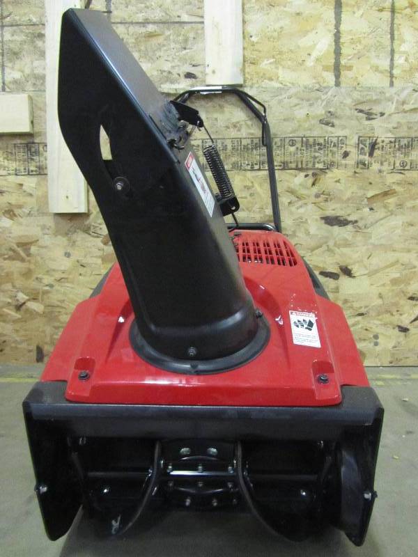 lot 1 image: Honda HS720AA 20 in. Single-Stage Gas Snow Blower with Snow Director Chute Control