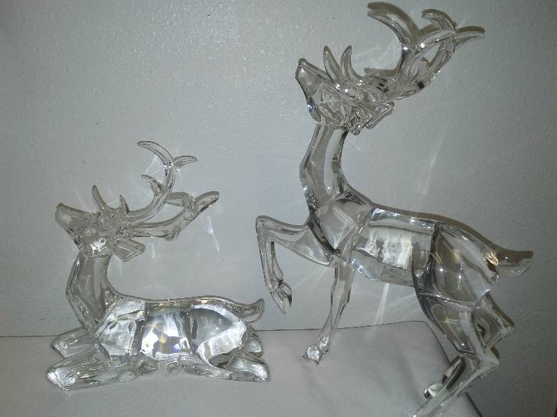 lot 24 image: Christmas Dcor, very nice