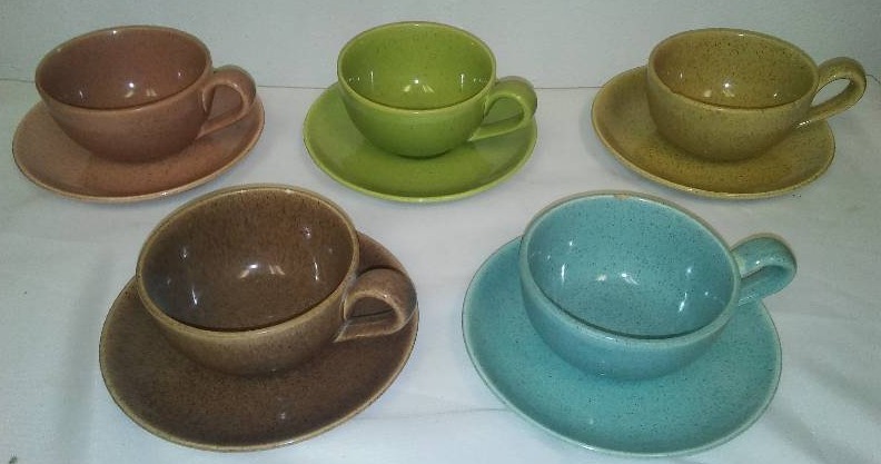 lot 37 image: Vintage Laurel of California cup and saucers