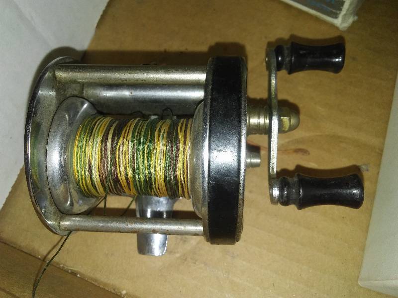 lot 39 image: Great Lakes S-30 fishing reel