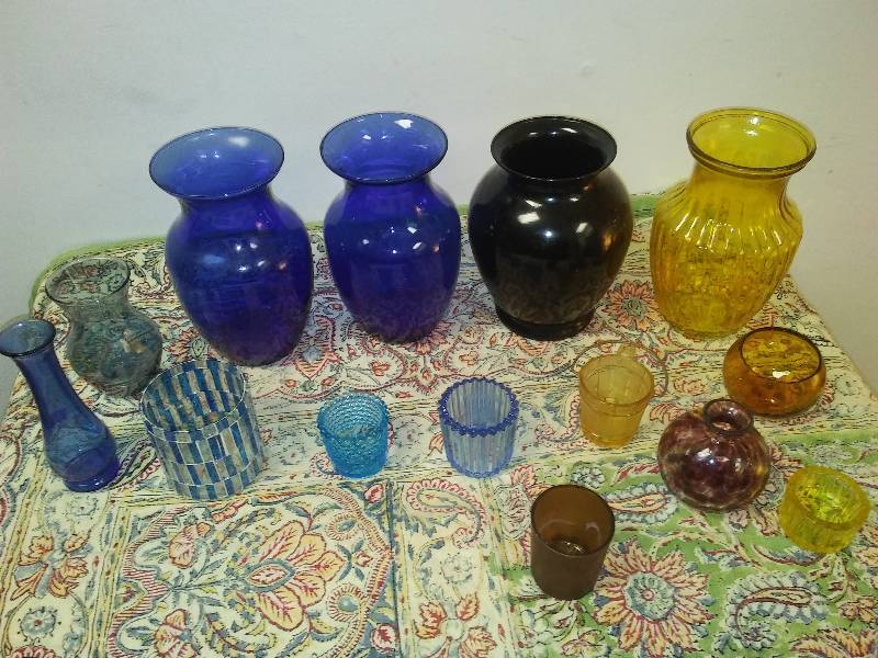 lot 43 image: Blue and Gold colored glass (14)