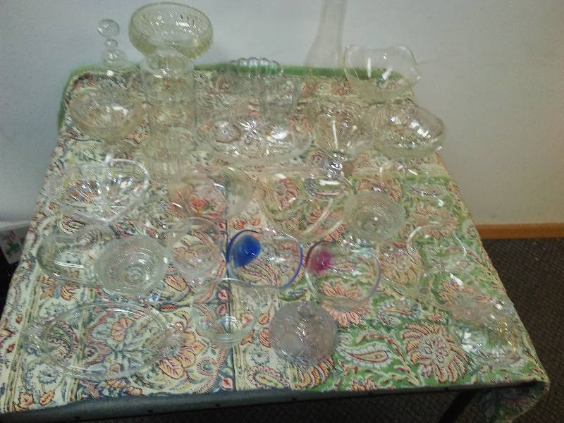 lot 48 image: Candy Dishes, Serving Bowls, Hearts