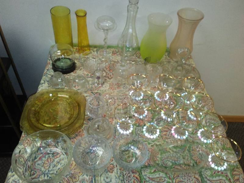 lot 54 image: Over 3 dozen pieces, Gold Rimmed Goblets, plates, vases