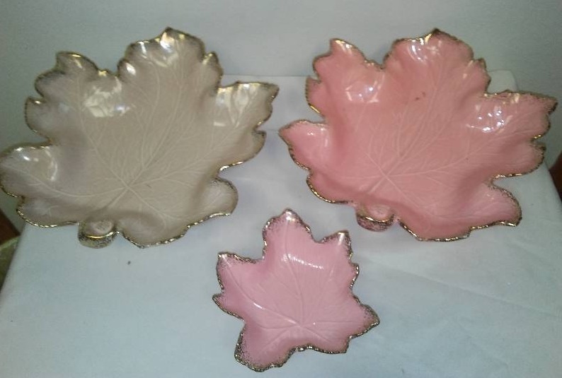 lot 73 image: Vintage California Original Pottery