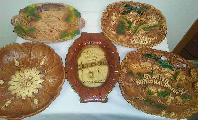 lot 77 image: 5 Wood look platters, decorative, made by Burwood, Taco, Multi products, Minnesota, Glacier, Yellowstone