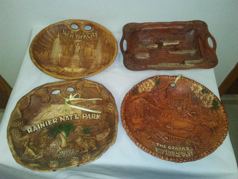 lot 78 image: 4 Wood look Platters, New York City, Ozarks, Rainer, Washington D.C., Silberne, TACO, Lugenes, Arrow