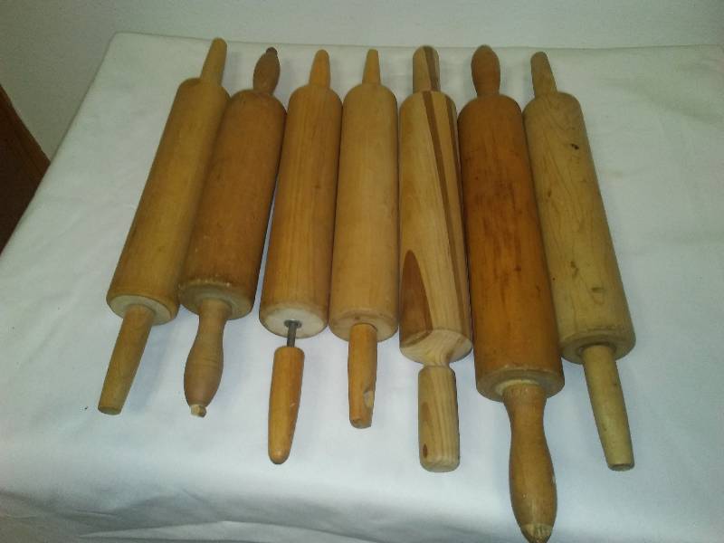 lot 86 image: 7 Vintage Rolling Pins, nice condition