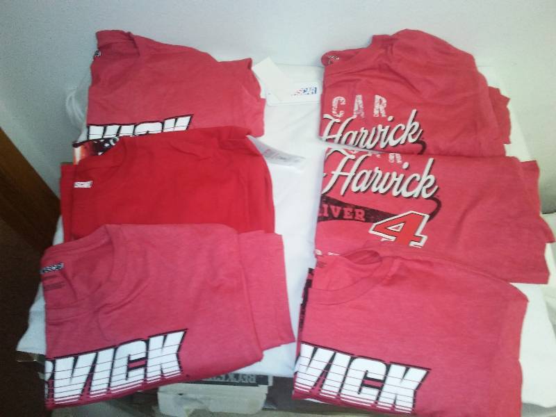 lot 104 image: Mens LXL T-Shirts New with Tags (6)