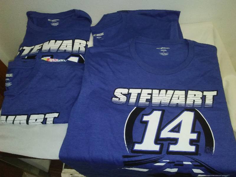 lot 109 image: NASCAR Mens Tony Stewart # 14 (4)