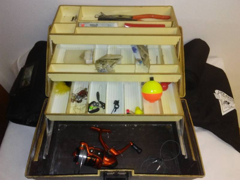 lot 113 image: Fishing Tackle Box with tackle, Reel included