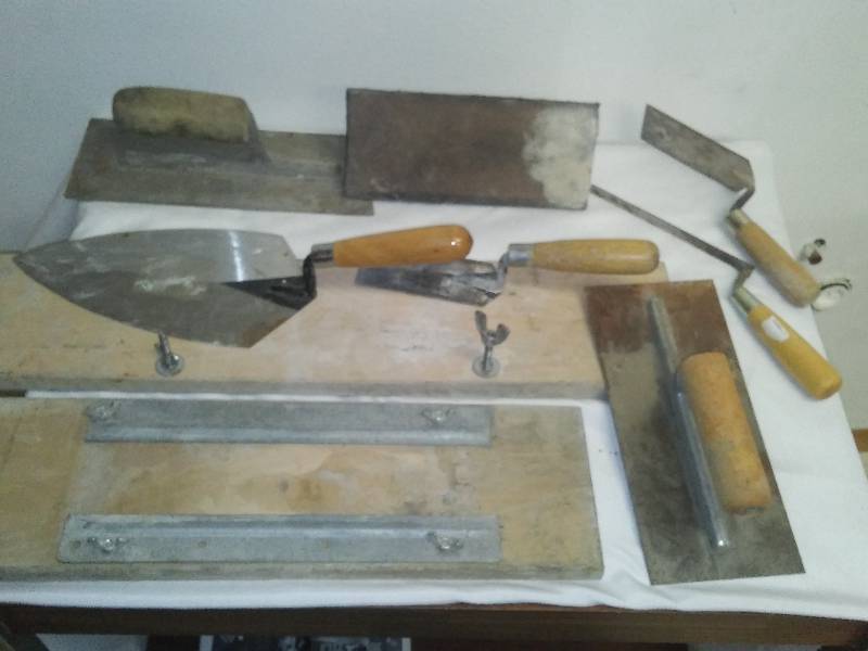 lot 119 image: Cement finishing tools trowels