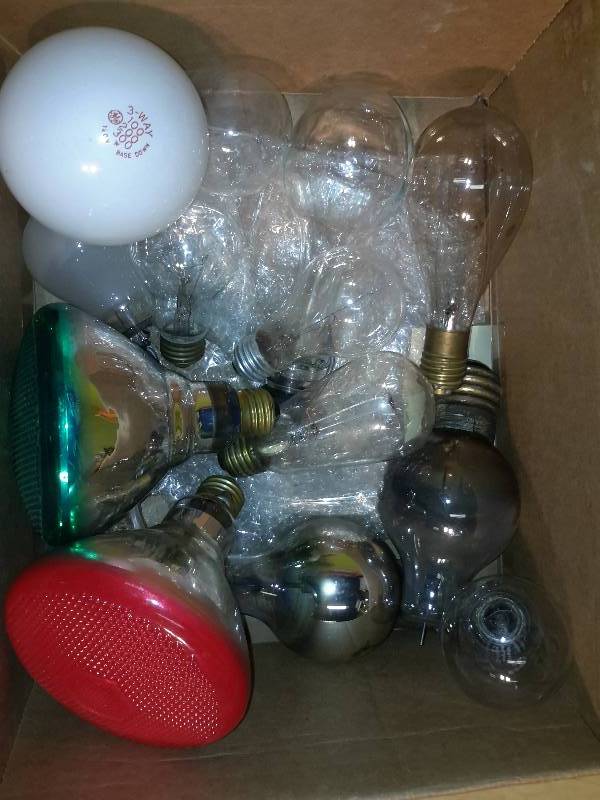 Vintage Light Bulbs.. Untested