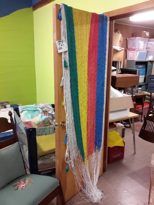 Nice 2 person Hammock.. Heavy String, nice Rainbox color..