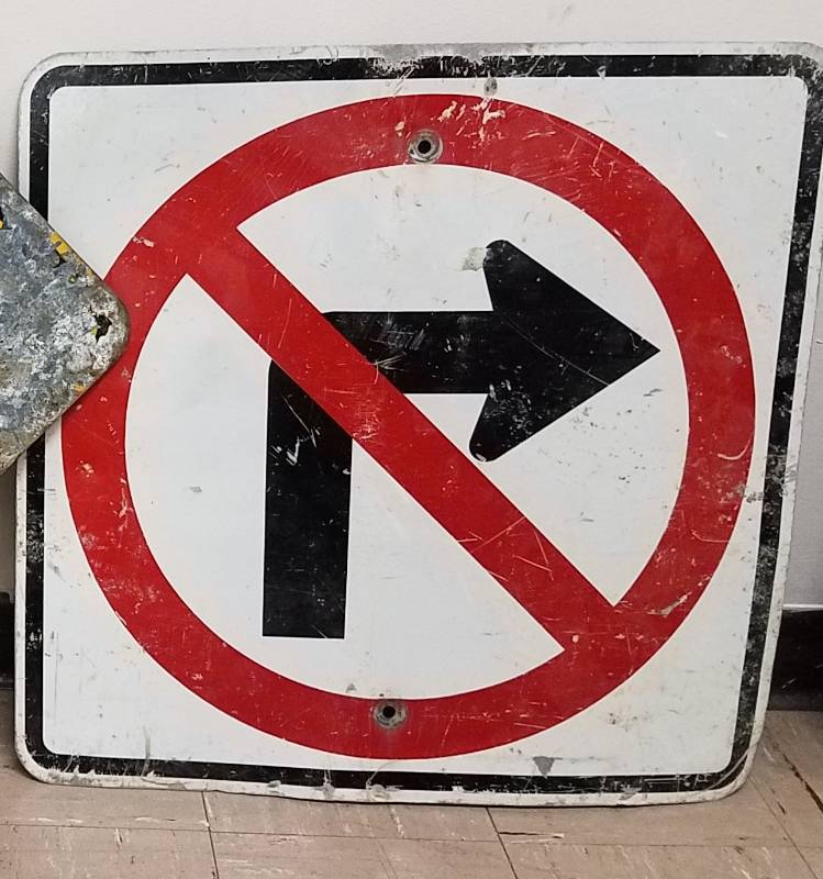 Metal No Right Turn Sign
