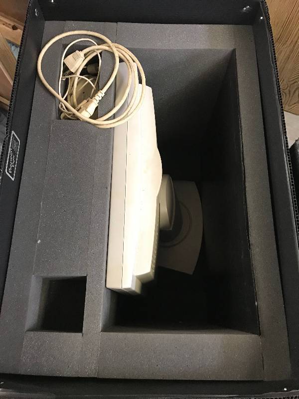 COMPAQ MONITOR IN BENSON BOX