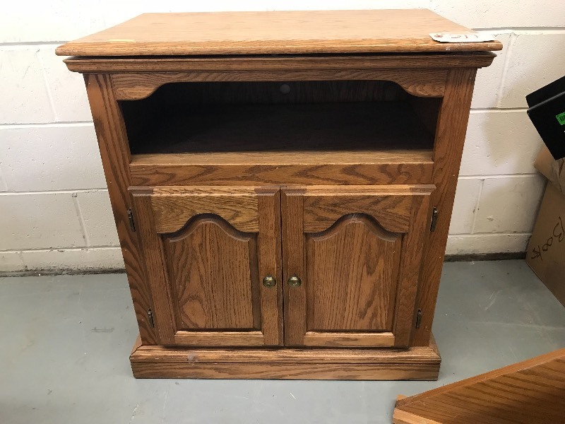 OAK END TABLE AND SHELVES