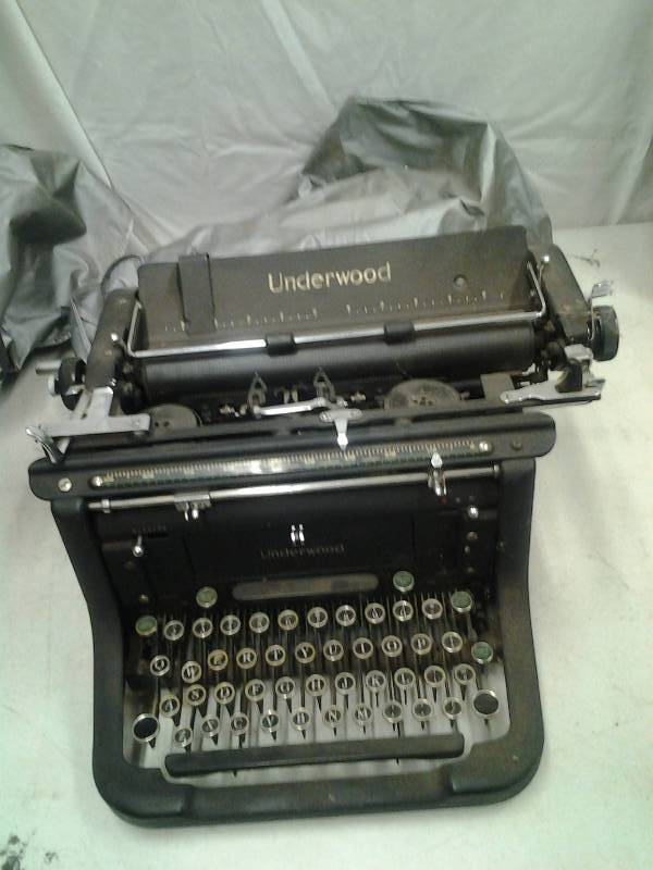 Vintage Underwood Manual Typewriter