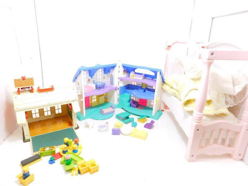 Lot of Doll Houses and Doll Bed
