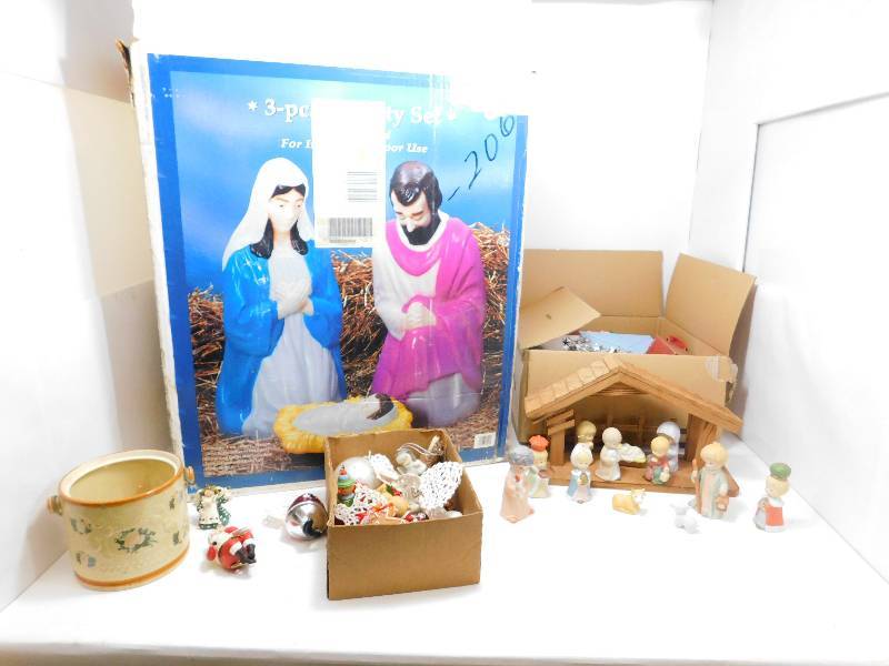 Lot of Christmas Items