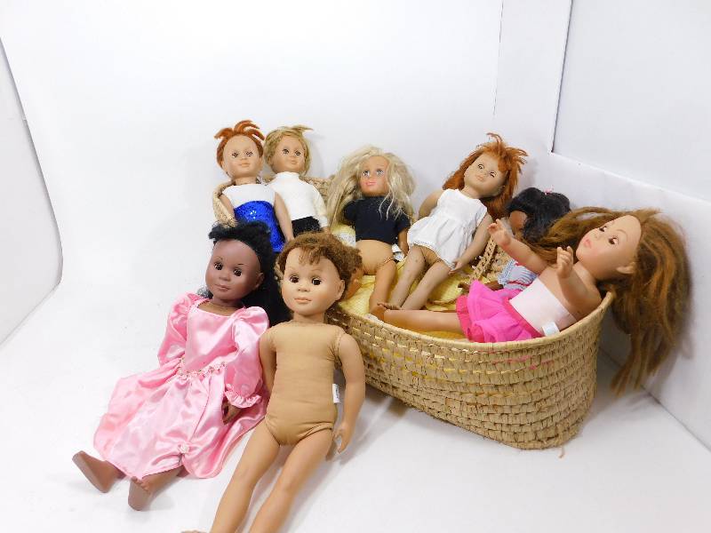 Lot Of Dolls and Doll Bed