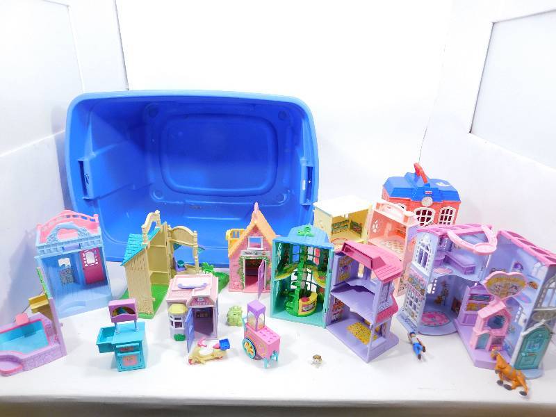 Doll Houses, Doll Furniture Tote Included