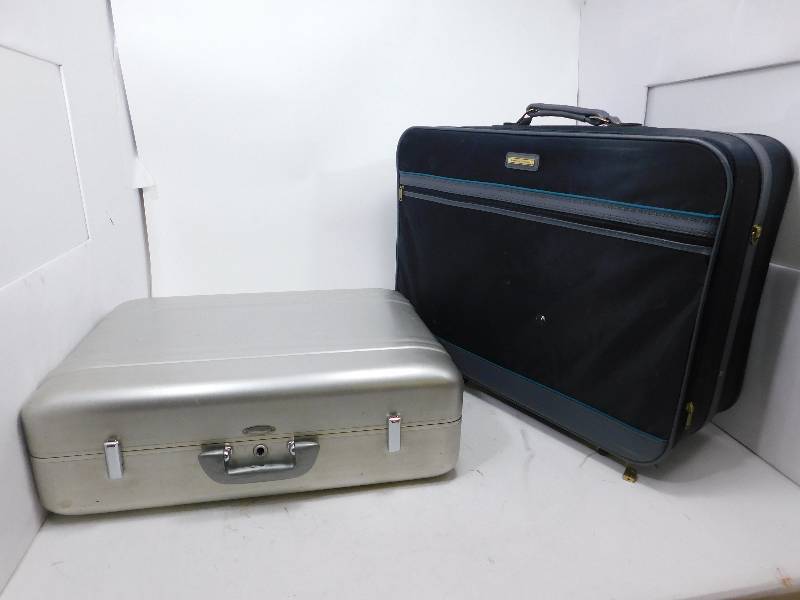 3 Suit Cases