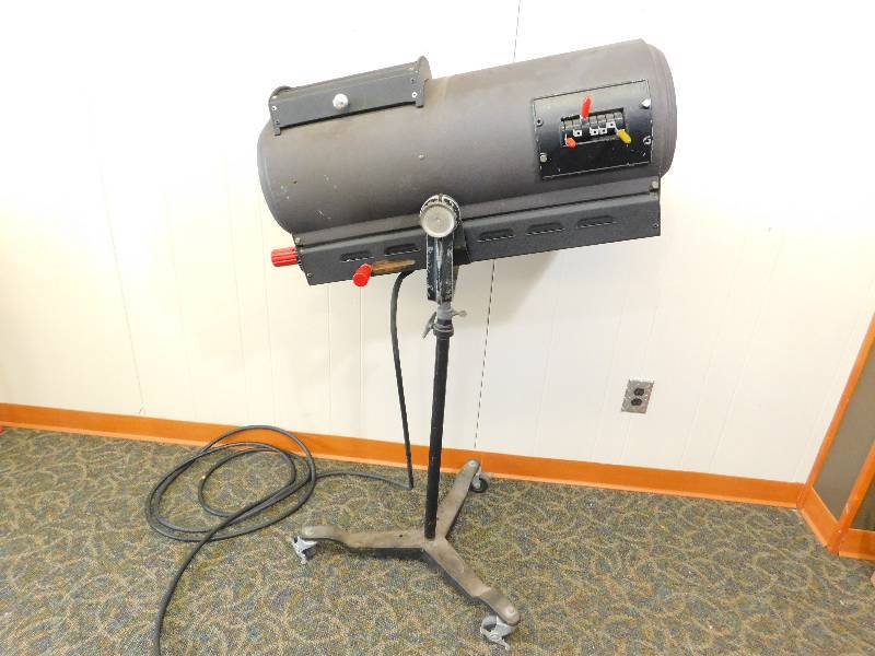 lot 33 image: Alt Spot Spotlight
