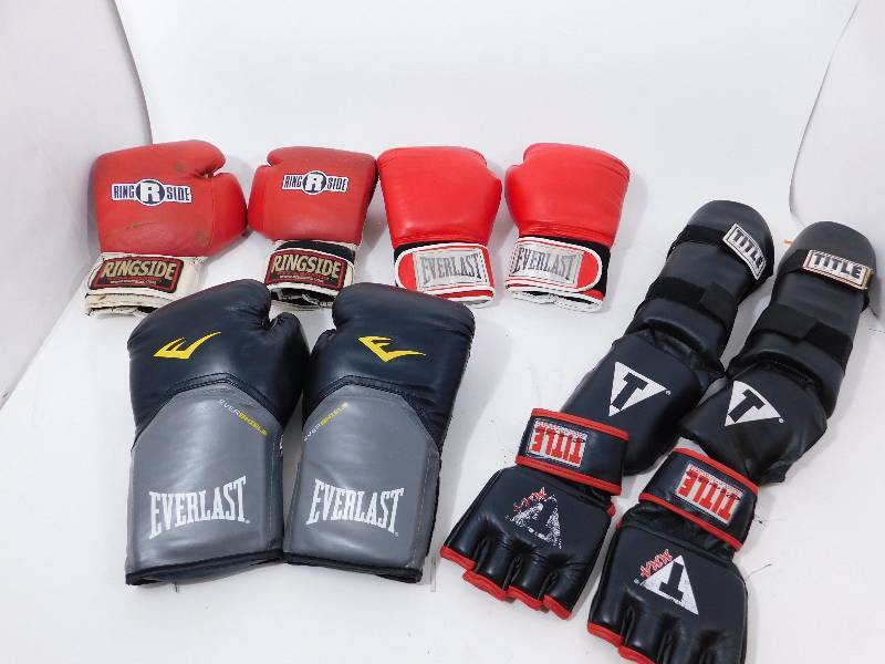 lot 59 image: Lot Of Boxing Items