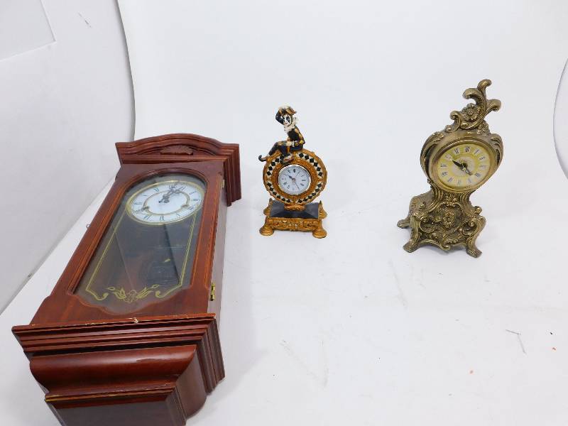 lot 65 image: 3 Clocks