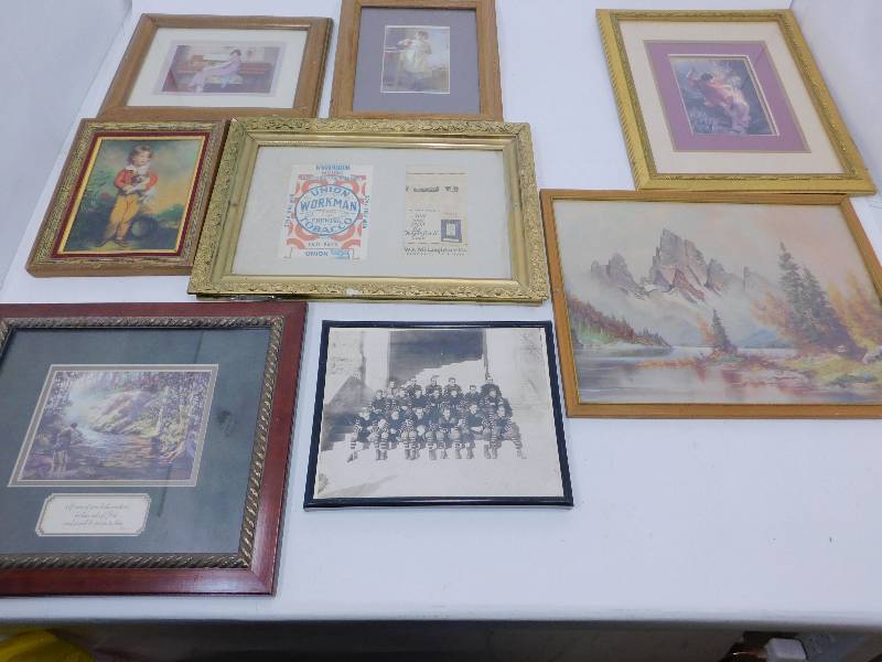 lot 83 image: Lot Of Vintage Pictures