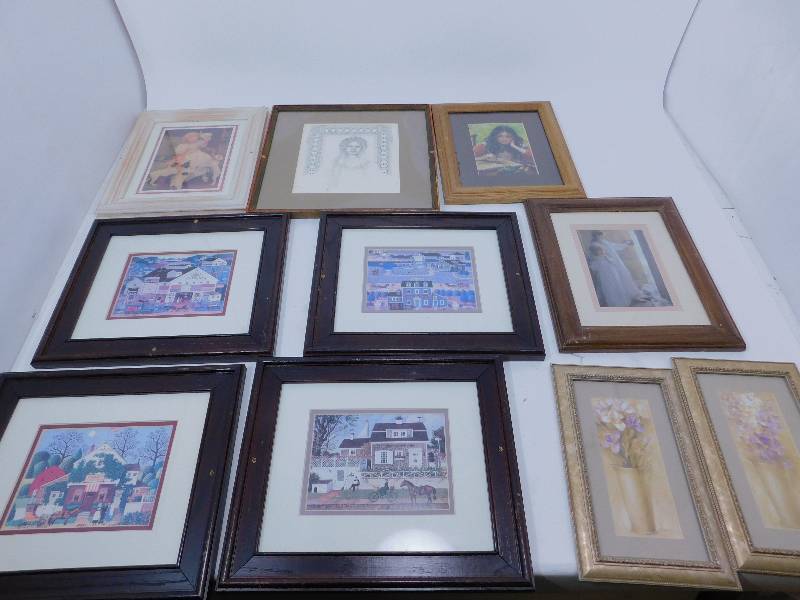 lot 84 image: Lot Of Vintage Pictures