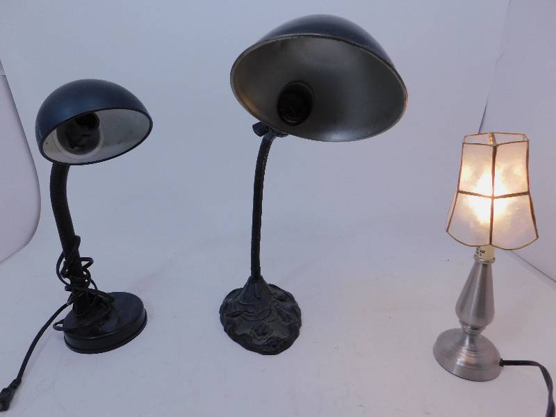 lot 89 image: 3 Desk Lamps