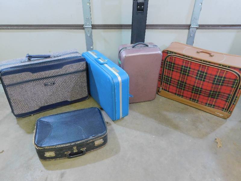 lot 101 image: Luggage