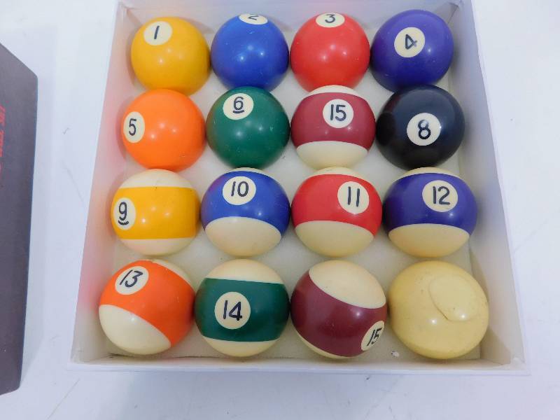 lot 114 image: Crest Professional Billiard Ball Set