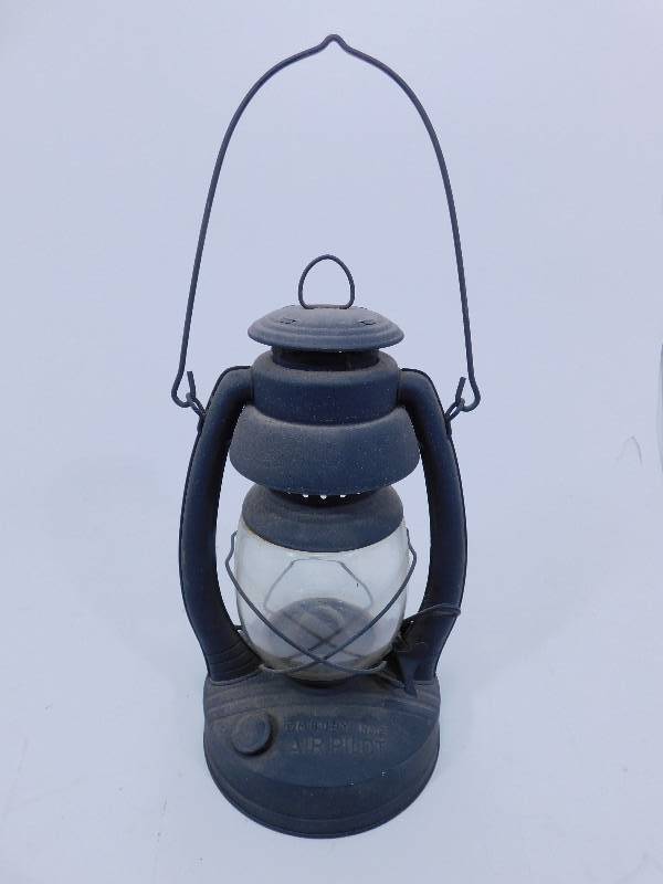 lot 120 image: Lantern