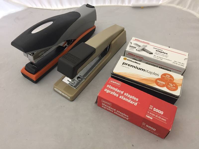 lot 50 image: Swingline & Bostitch Heavy Duty Staplers & staples