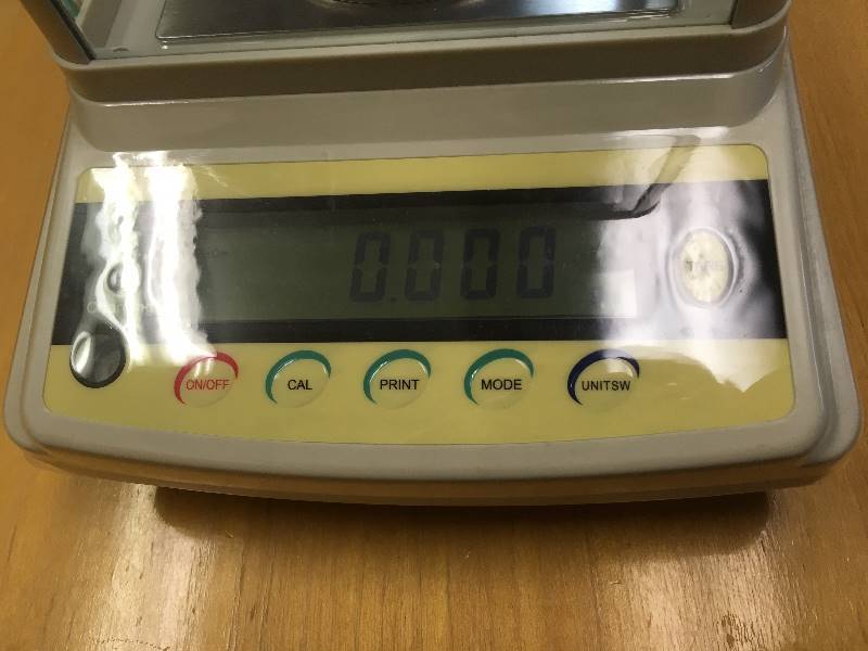 lot 8 image: Electric Scale - Up to 220 g - gold, silver, precious metals