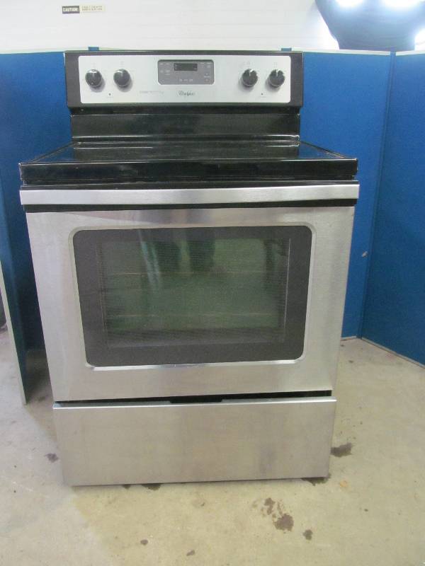 lot 2 image: Whirlpool electric  stove