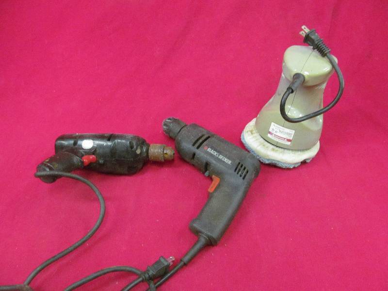 lot 4 image: Black n Decker drill, Sears drill, Auto Spa bufferpolisher