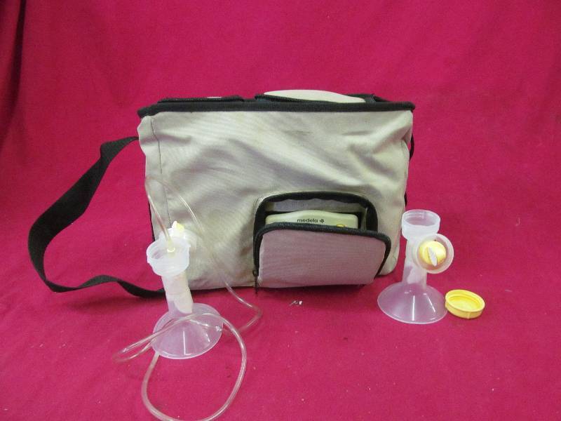 lot 37 image: Medela  breast pump