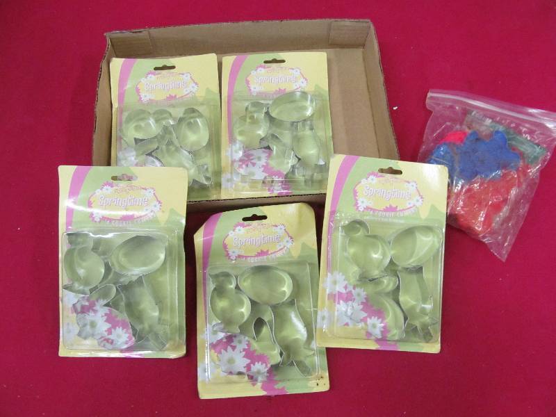 lot 43 image: cookie cutters